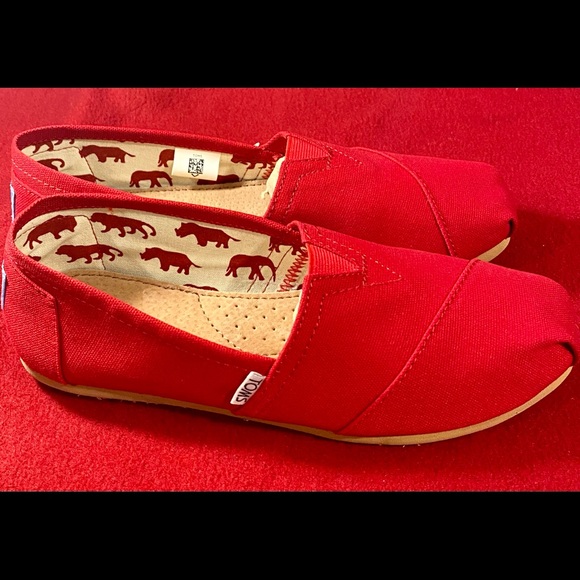 Toms Shoes - Woman’s Classic Toms New!!!!!